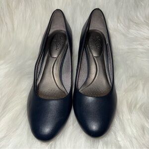 Life Stride Blue Heels Elegant Design